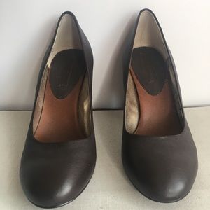 Banana Republic Jada Round Toe Leather Heels (Size: 10)